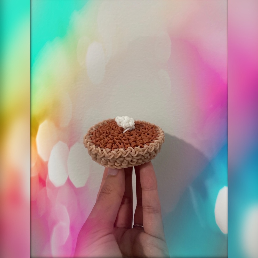 Rainbowloom loomigurumi pumpkin pie